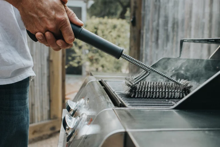 grill cleaning service with steel bursh